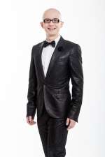 穿黑西装的天使