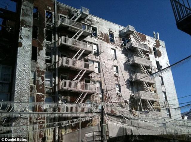 公寓里的死亡进行曲