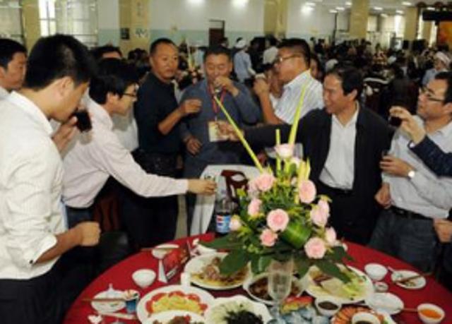 领导叫我去吃饭