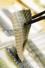 路上打死一条乌鞘蛇，一家为它陪葬