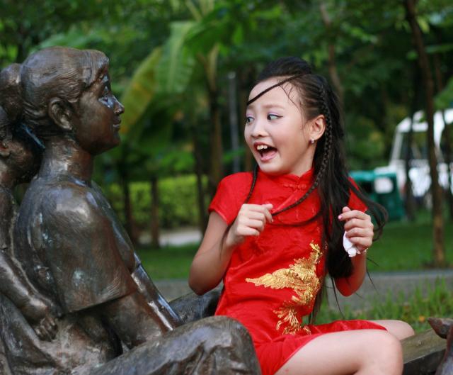 古尸展上的小女孩