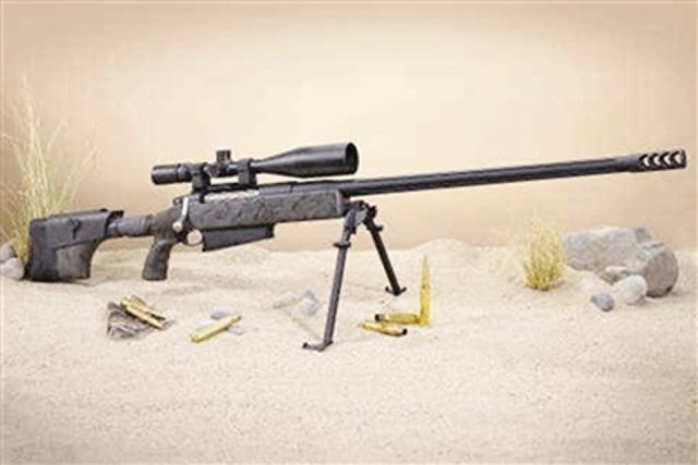 穿甲弹射击遇险飞机