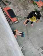 小孩淘气脚踢小庙，当天晚上就遭了秧