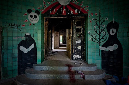 漏雨的死亡出租屋