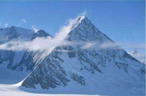 南极洲发现疑似人造金字塔