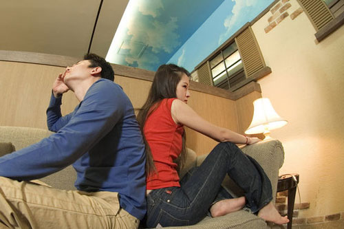 和情人吵架后会道歉吗