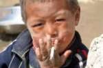 梦见男孩每天抽60根烟 父母不仅不拦着！