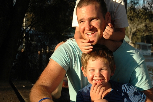 梦见帮小男孩找爸爸