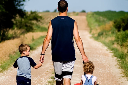 梦见爸爸被大水冲走