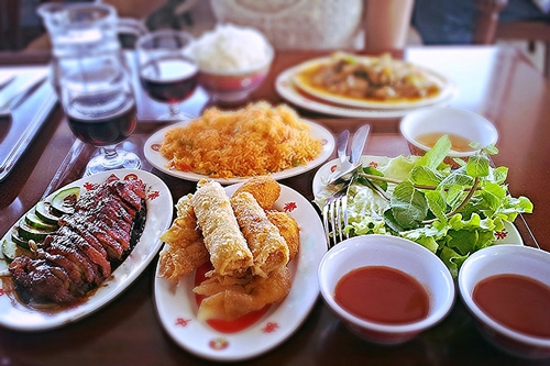 梦见爸爸请我吃饭