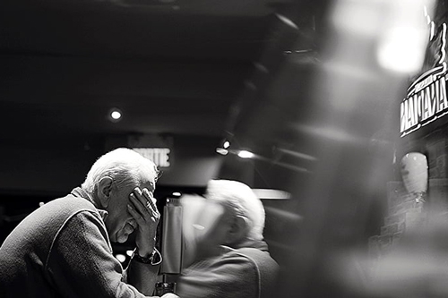 梦见一个老奶奶吓我