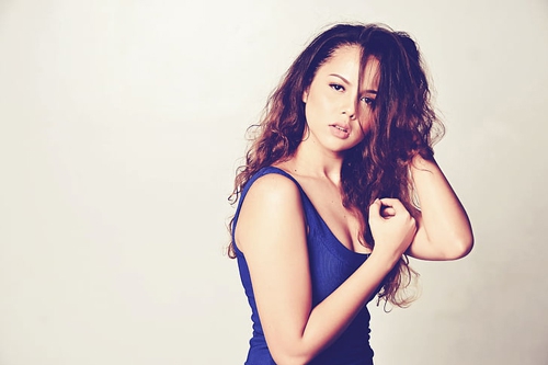 梦见去世的奶奶亲我脸