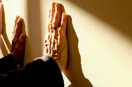 梦见去世的奶奶又醒了